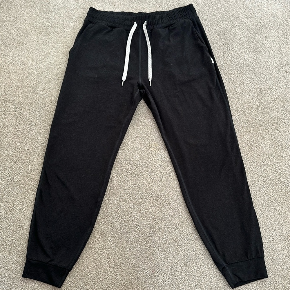 Vuori performance joggers